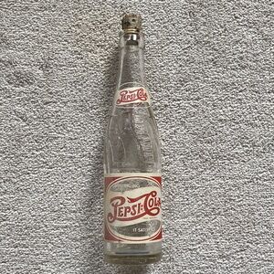Vintage Pepsi-Cola Company of Canada Bottle 15-1950